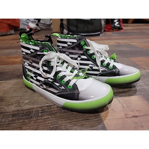 BEETLEJUICE - SIZE: 6 - Women's High-Top Sneakers W/Cushioned Insoles! - NEW! - Picture 1 of 12